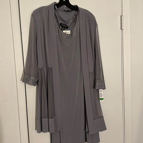 Dress with matching light weight - Picture 1 of 7